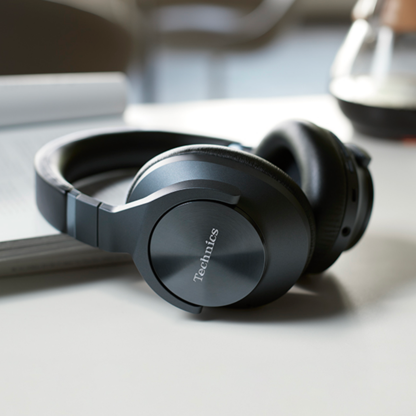 EAH-A800 Wireless Headphones with Noise Cancelling and Microphone - Black