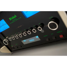 ma9500-angle-right-close-up-background-usb