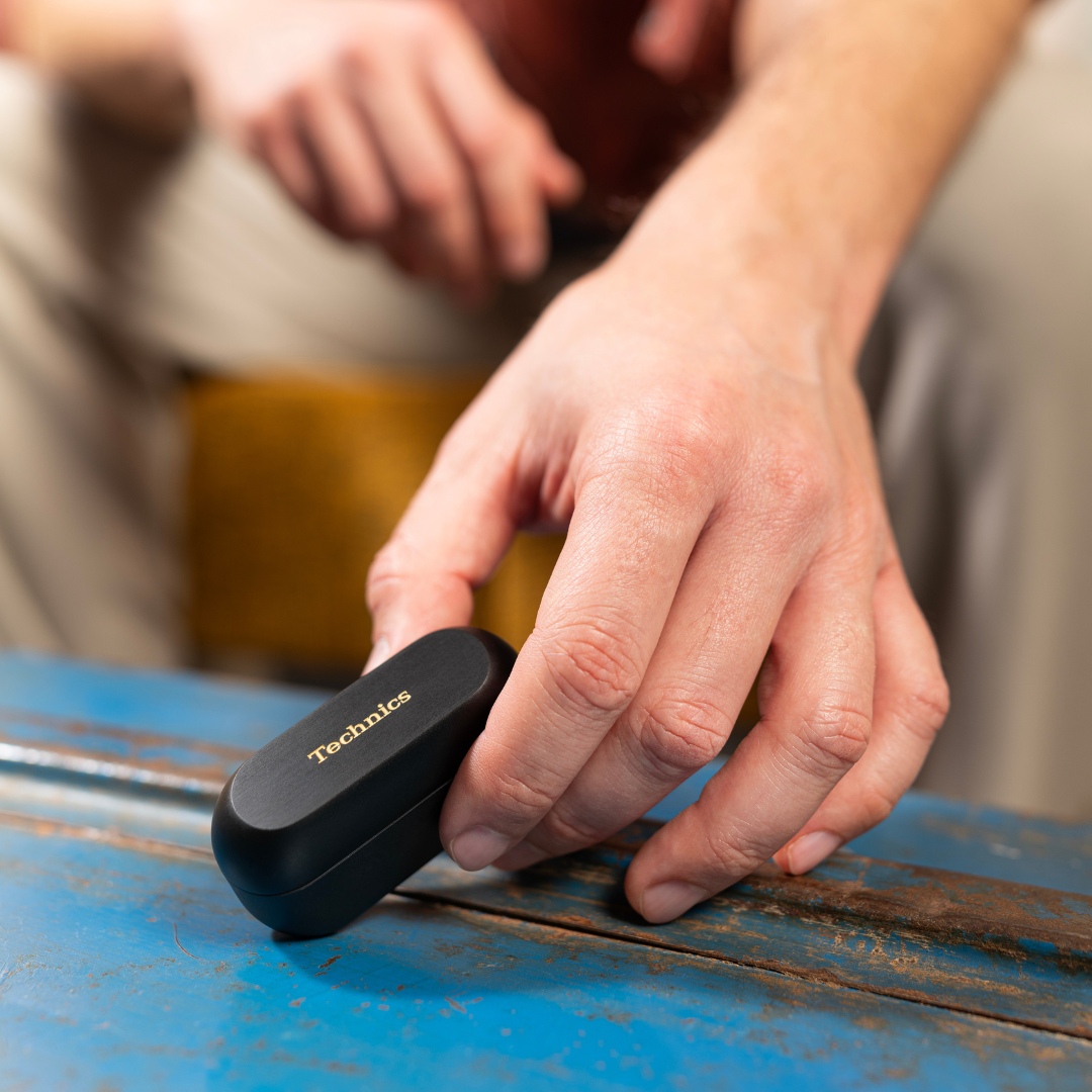 AZ100 True Wireless Earbuds with Magnetic Fluid Driver - Black