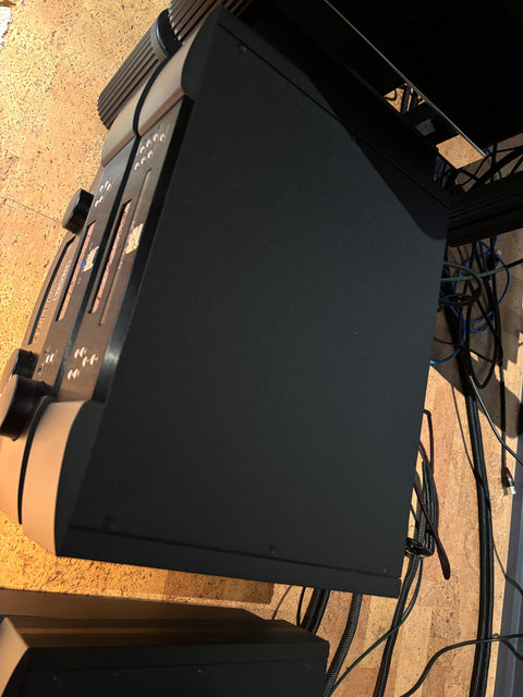 PRE-OWNED MOON by Simaudio 260DT CD Transport - Black