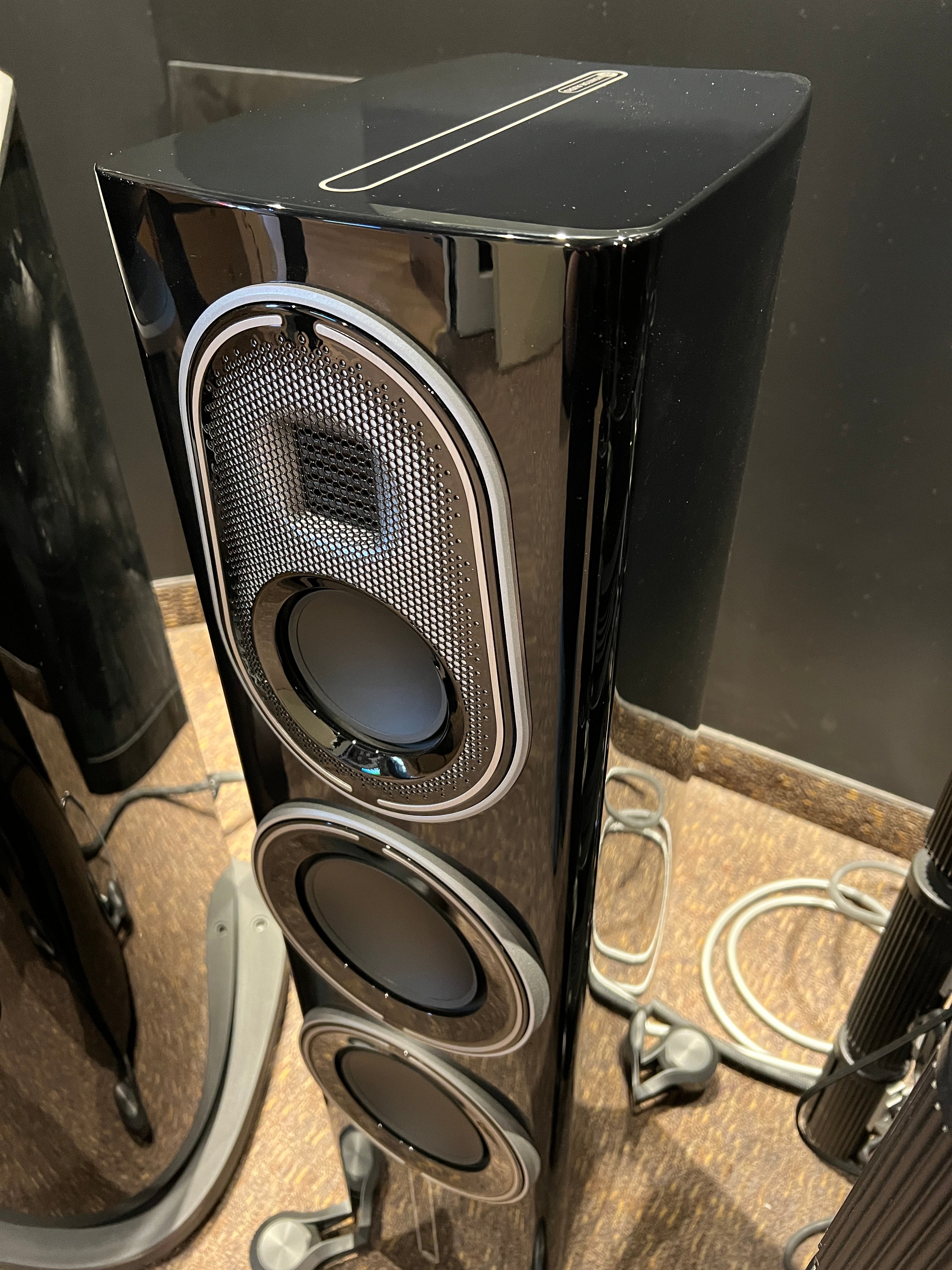 Monitor Audio Platinum PL-200 Floorstanding Speaker Pair - Demo