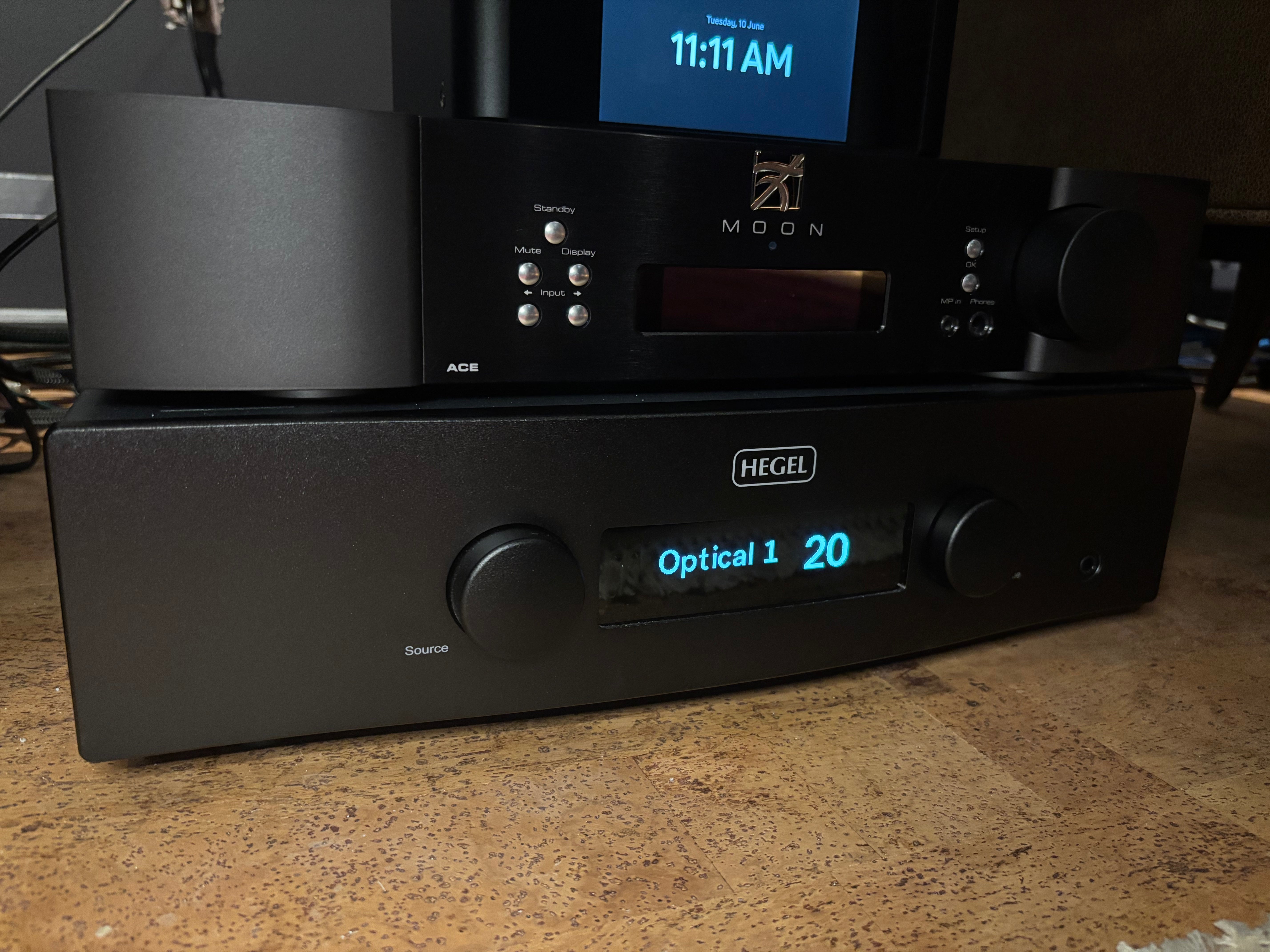 PRE-OWNED H190 Integrated Amplifier & Music Streamer - Black
