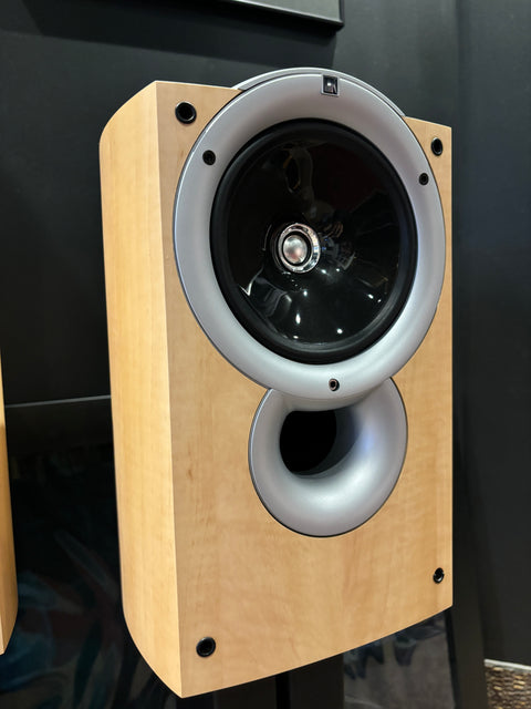 KEF Q1 Bookshelf Speaker Pair: Pre-Owned