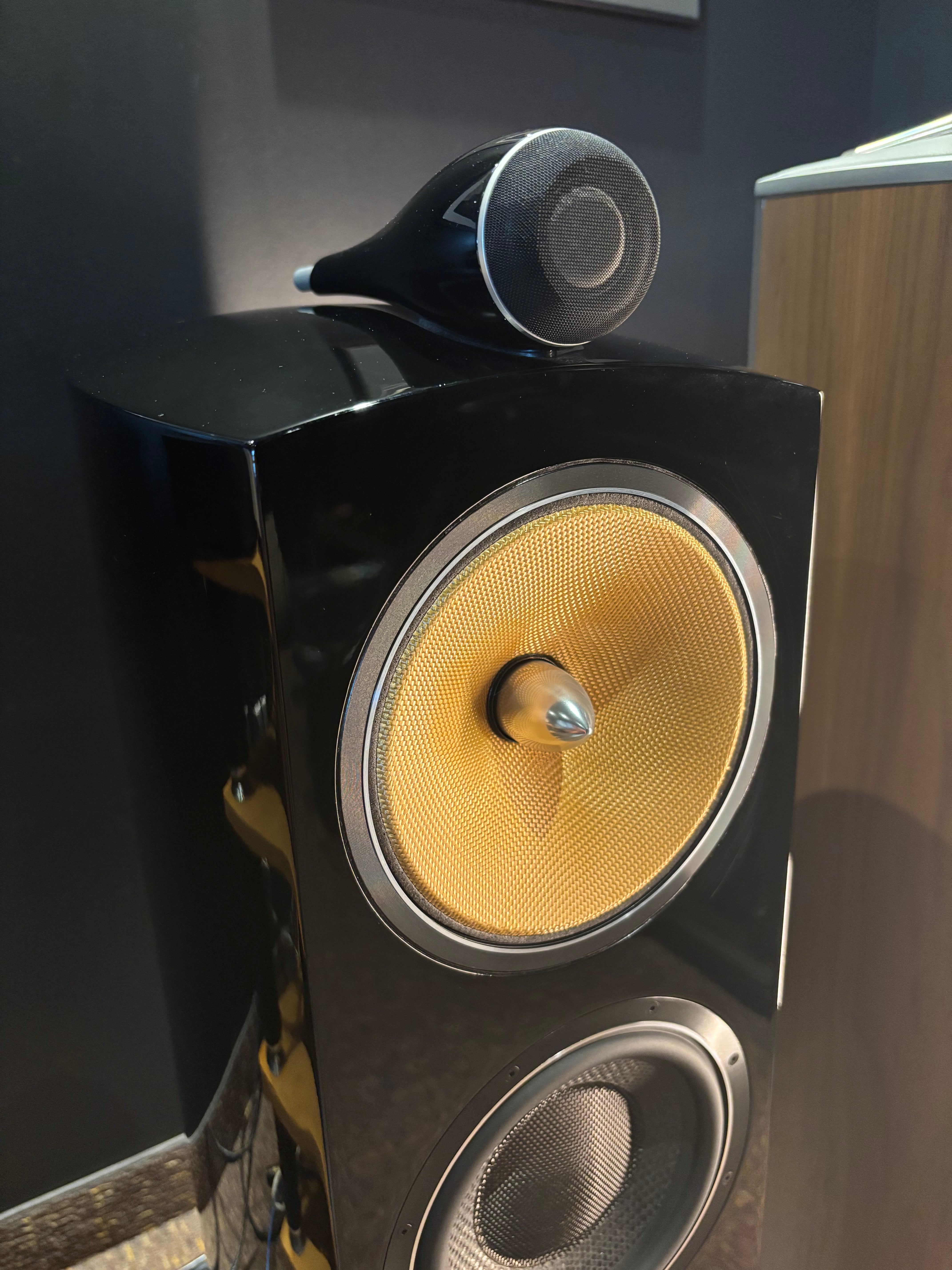 Pre-Owned 804 Diamond Floor-standing Speaker Pair - Gloss Black