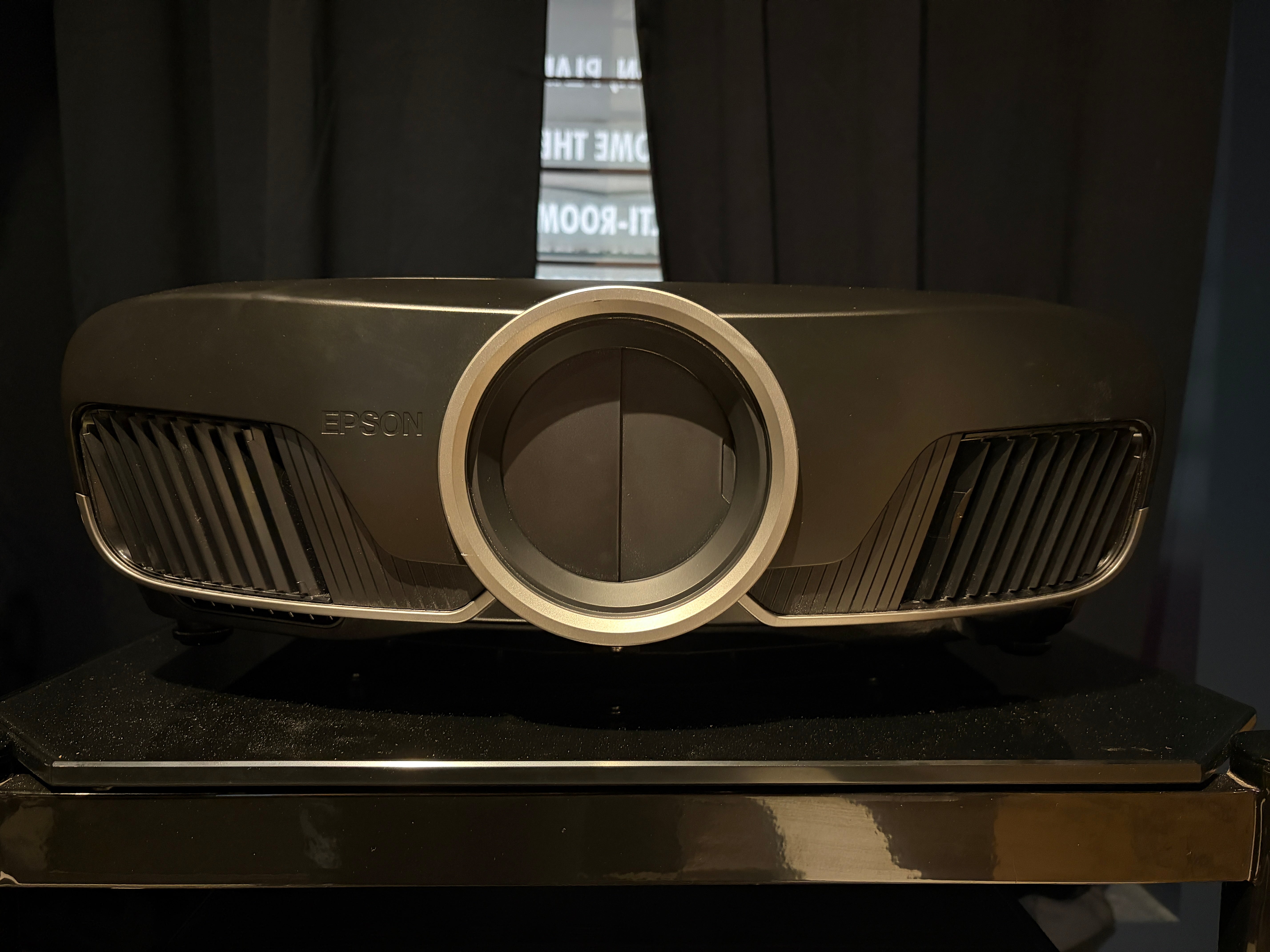 Pre-Owned Epson Pro Cinema 6040UB Projector
