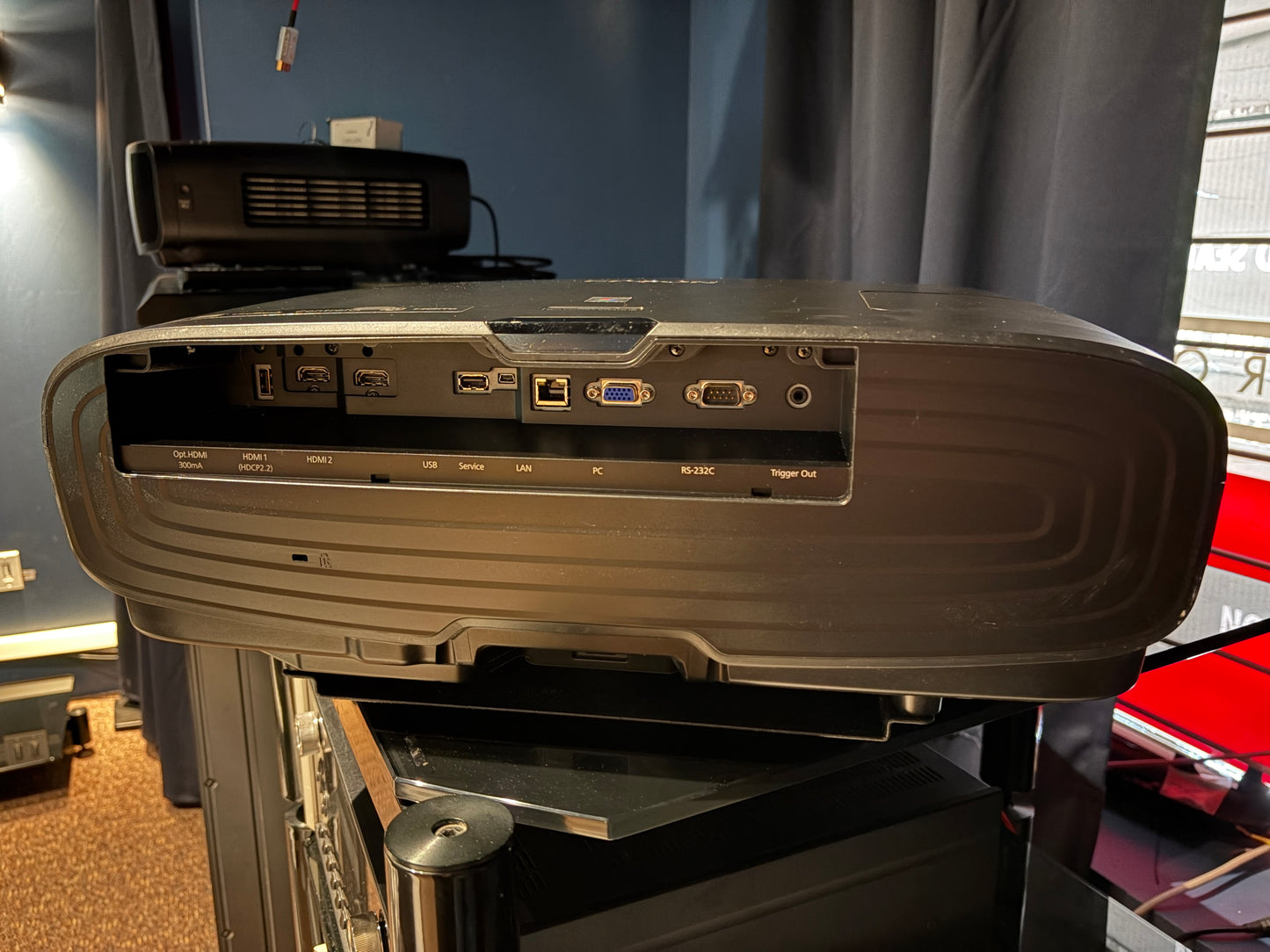 Pre-Owned Epson Pro Cinema 6040UB Projector