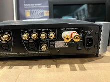 600i V2 Dual-Mono Integrated Amplifier - DEMO MODEL