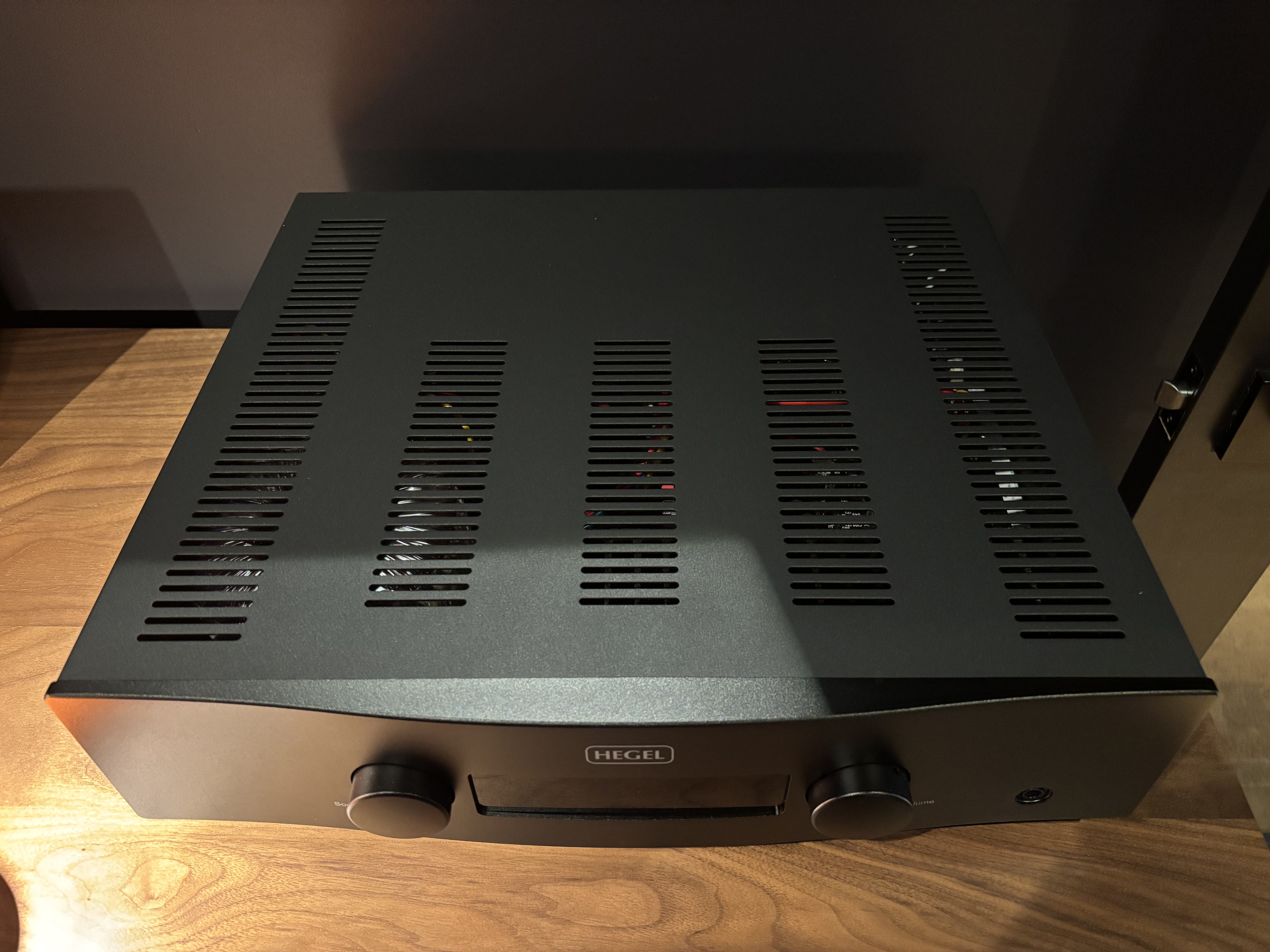 PRE-OWNED H190 Integrated Amplifier & Music Streamer - Black