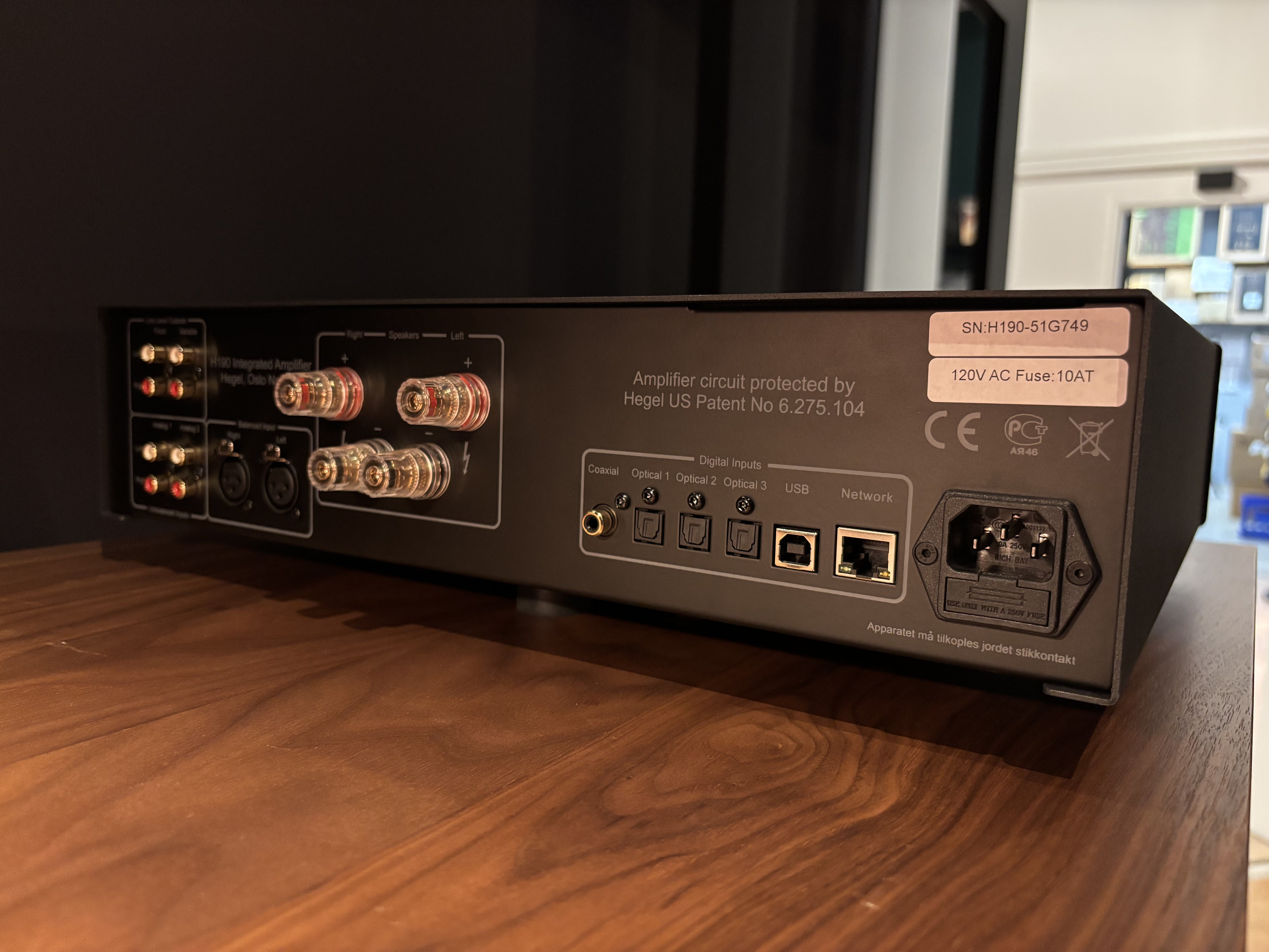 PRE-OWNED H190 Integrated Amplifier & Music Streamer - Black