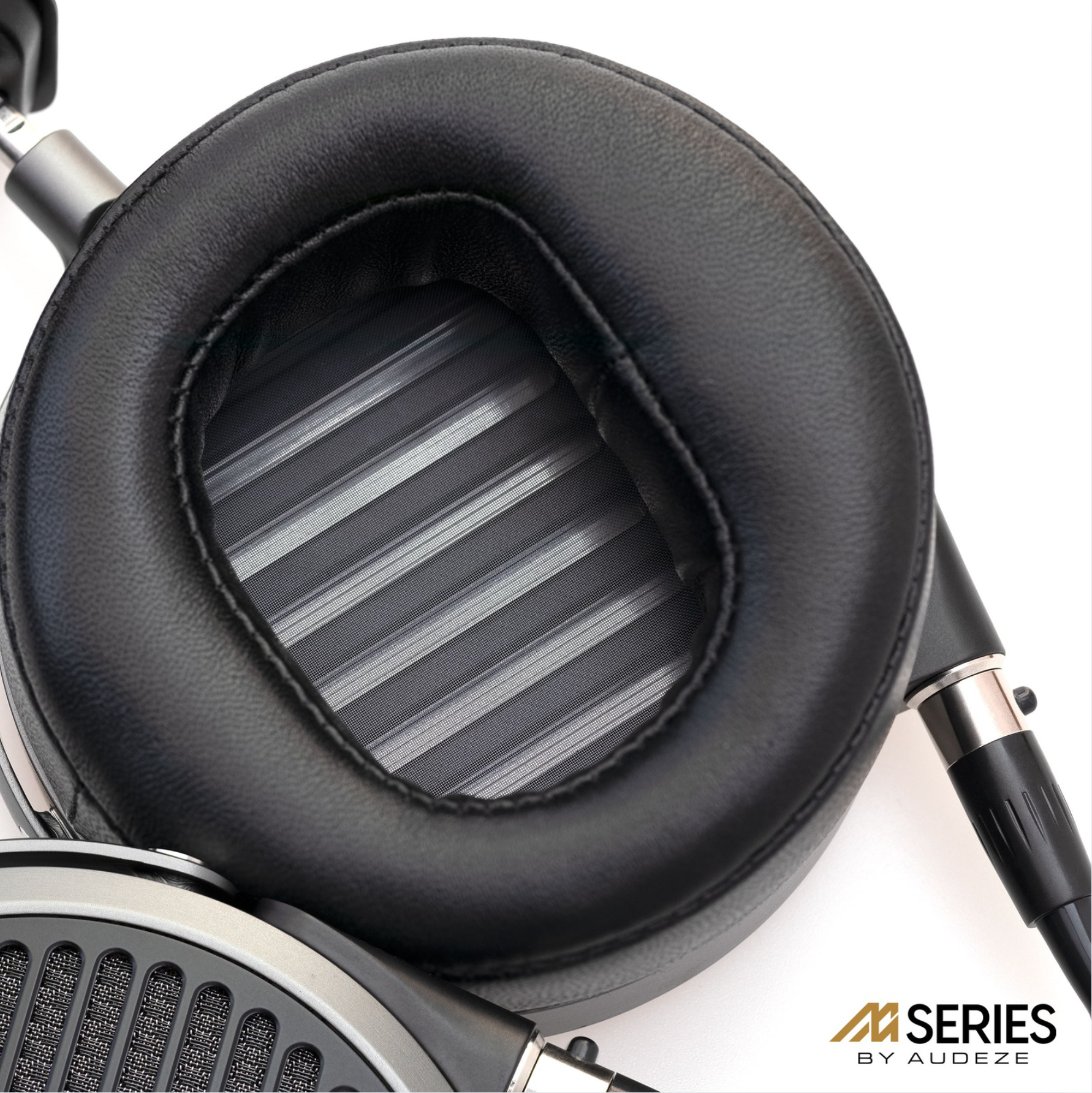 MM-500 Manny Marroquin with Carry Case & 6.3mm Cable