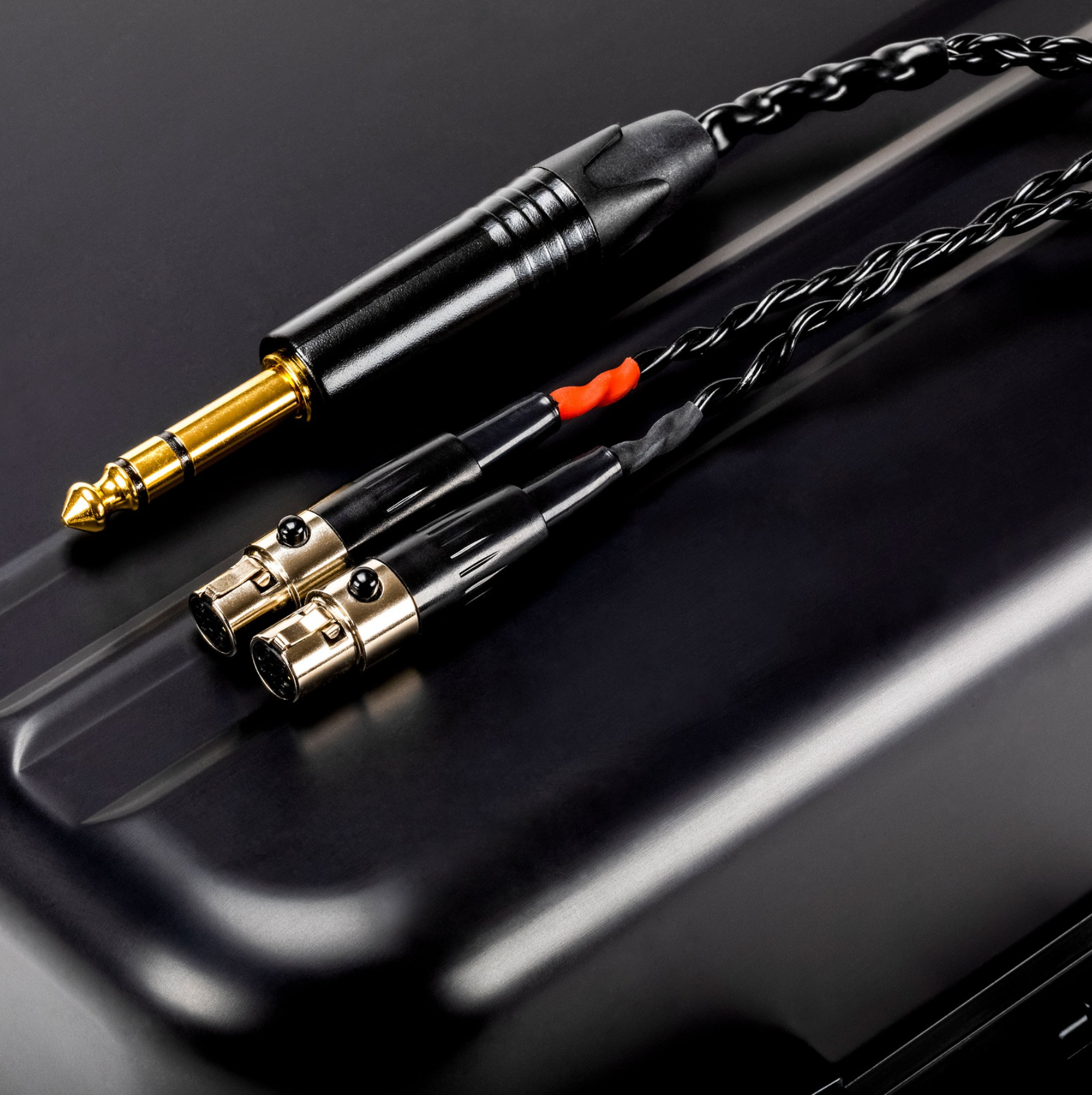 MM-500 Manny Marroquin with Carry Case & 6.3mm Cable