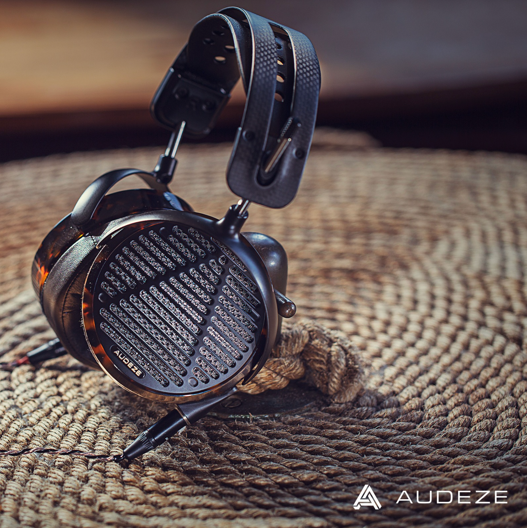 LCD-5 w/ACETATE Ring Cable w/6.35 Adapter