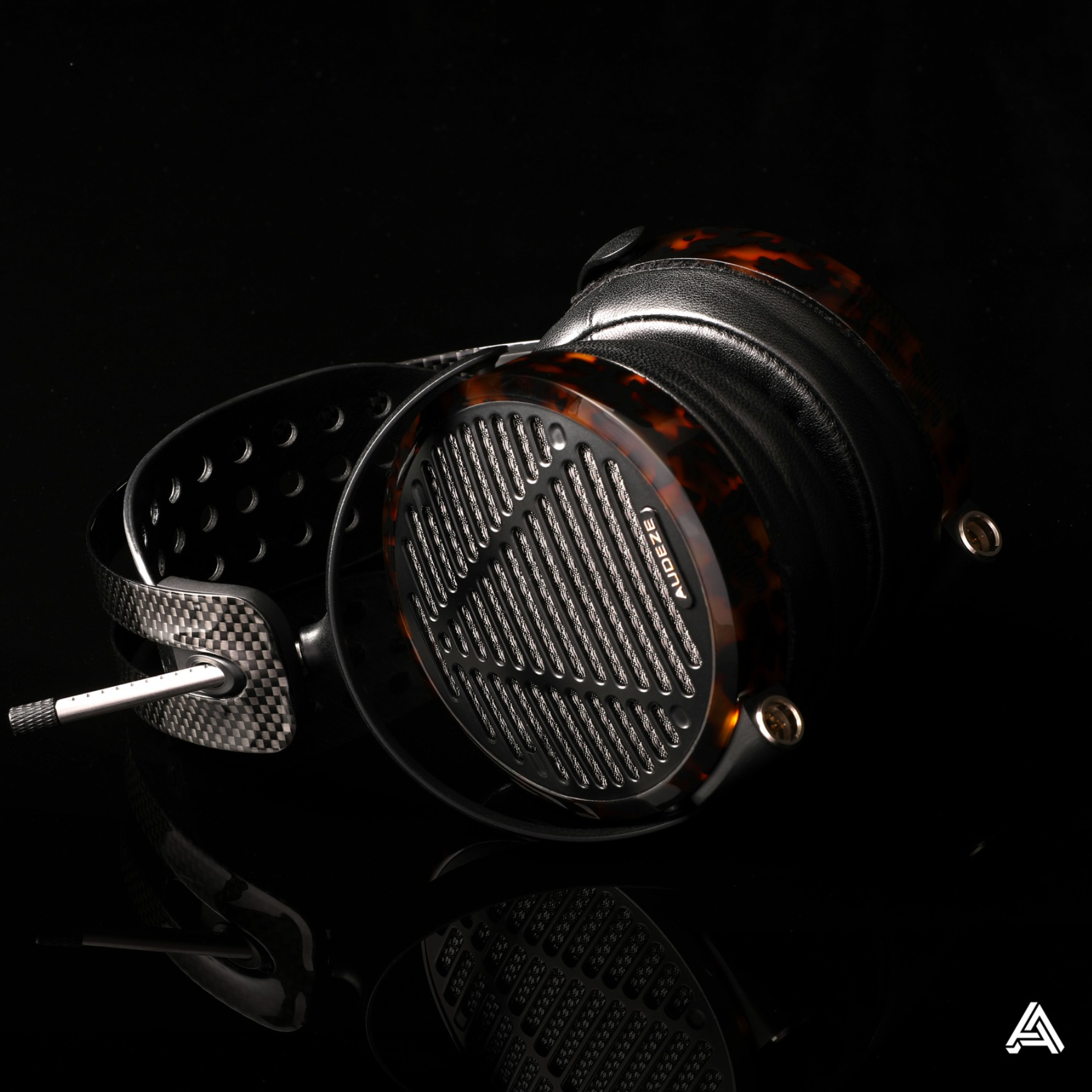 LCD-5 w/ACETATE Ring Cable w/6.35 Adapter