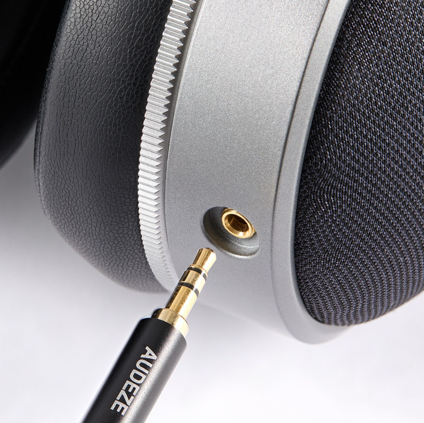 LCD-S20 Closed-Back Planar Headphones