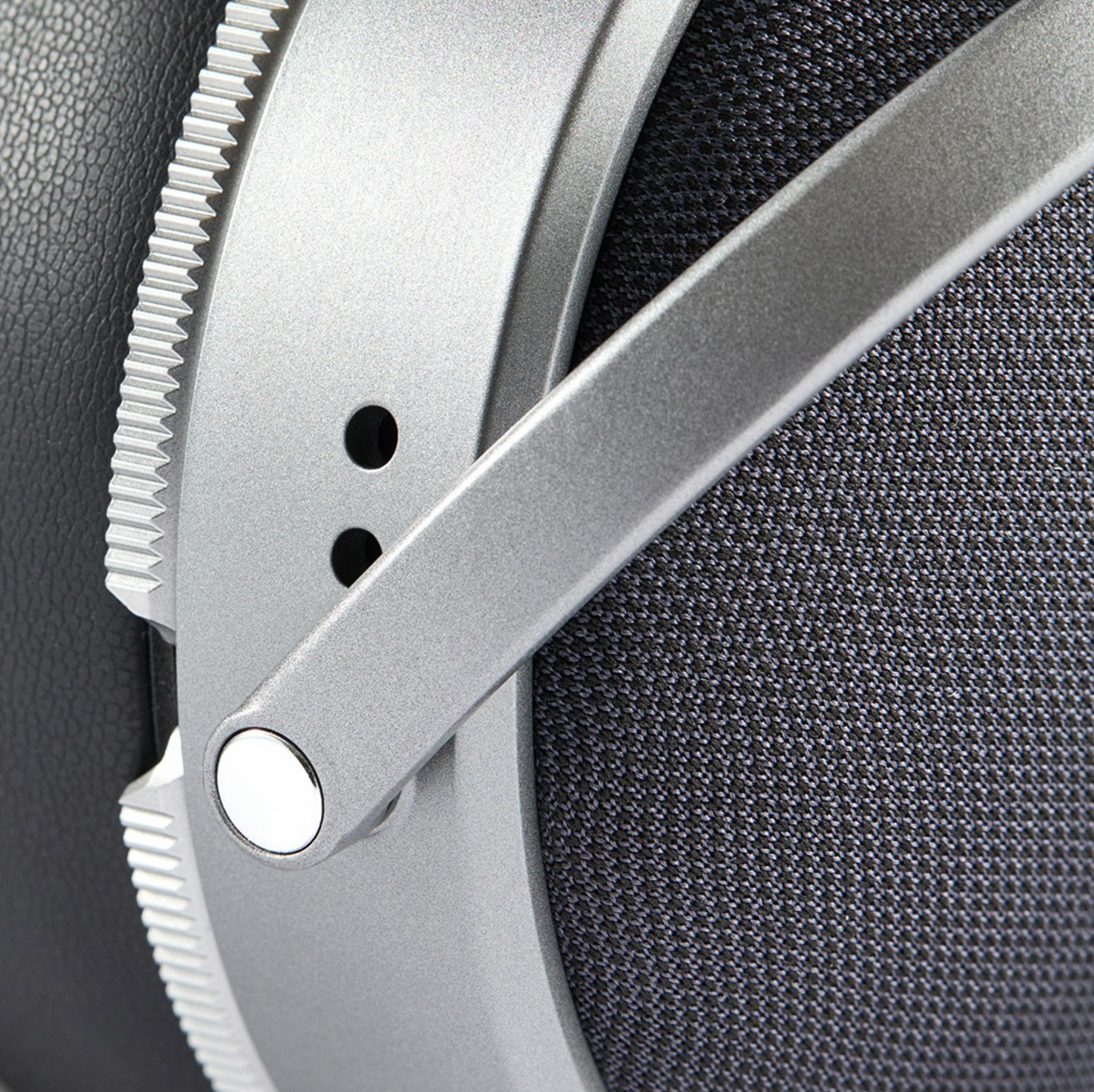 LCD-S20 Closed-Back Planar Headphones