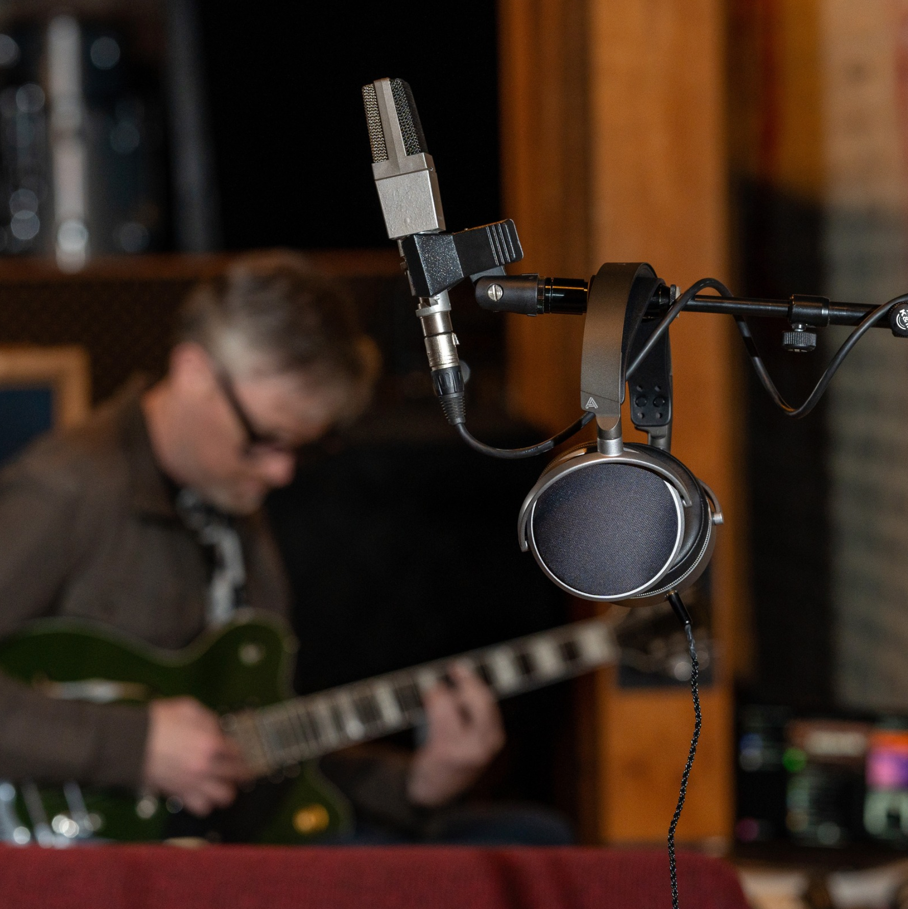 LCD-S20 Closed-Back Planar Headphones