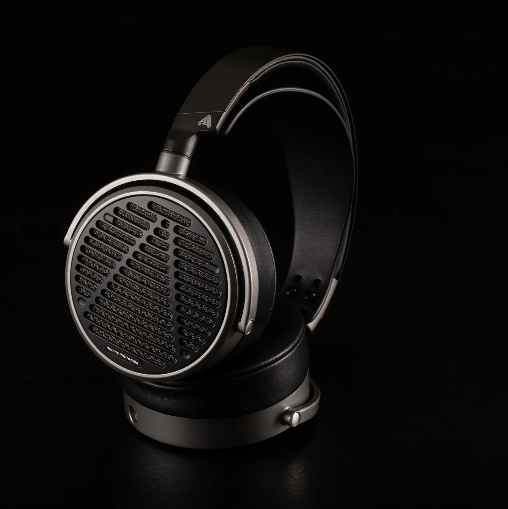 MM-100 Professional Headphones